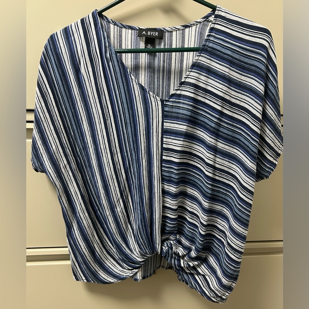 A. Byer Blouse Size XL